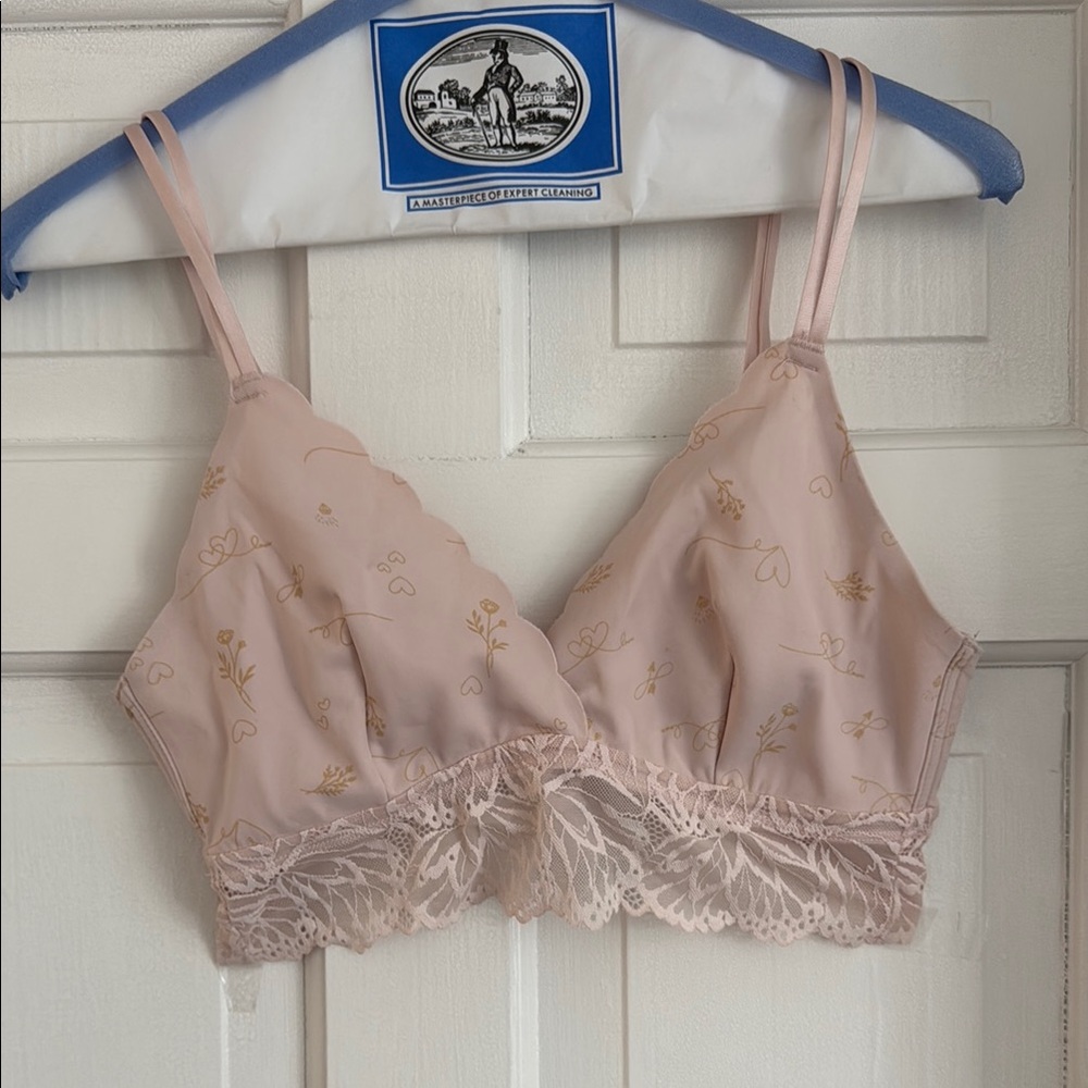 Auden Elegant Lace Trim Bralette in Pink size Medium. EUC